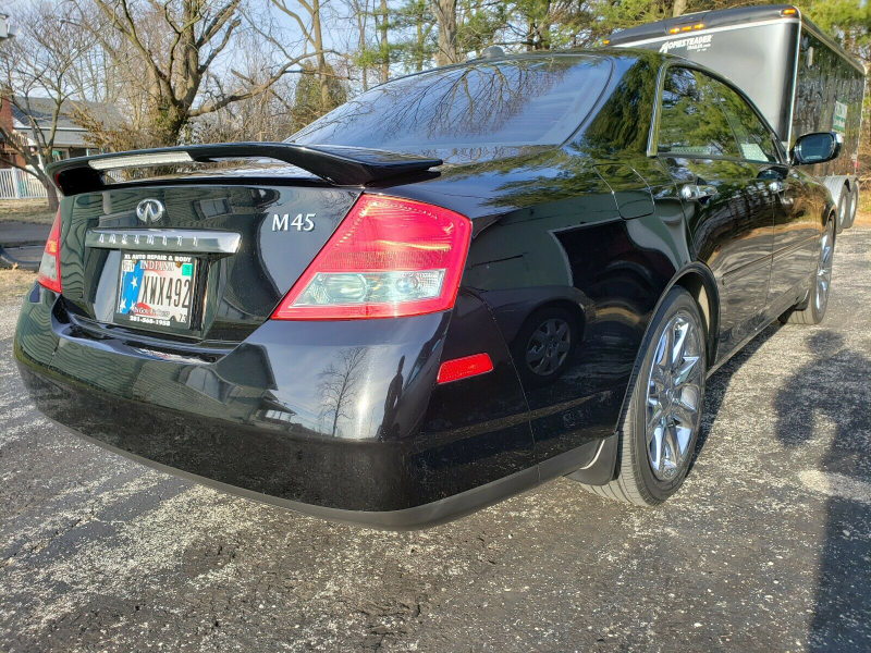 Illustration for article titled At $9,000, Could This 2003 Infiniti M45 Prove Endless in its Possibilities?
